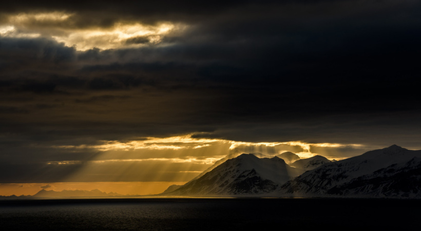 Архипелаг Шпицберген, район поселка Баренцбург. Фото: Виталий Новиков, участник конкурса РГО «Самая красивая страна»